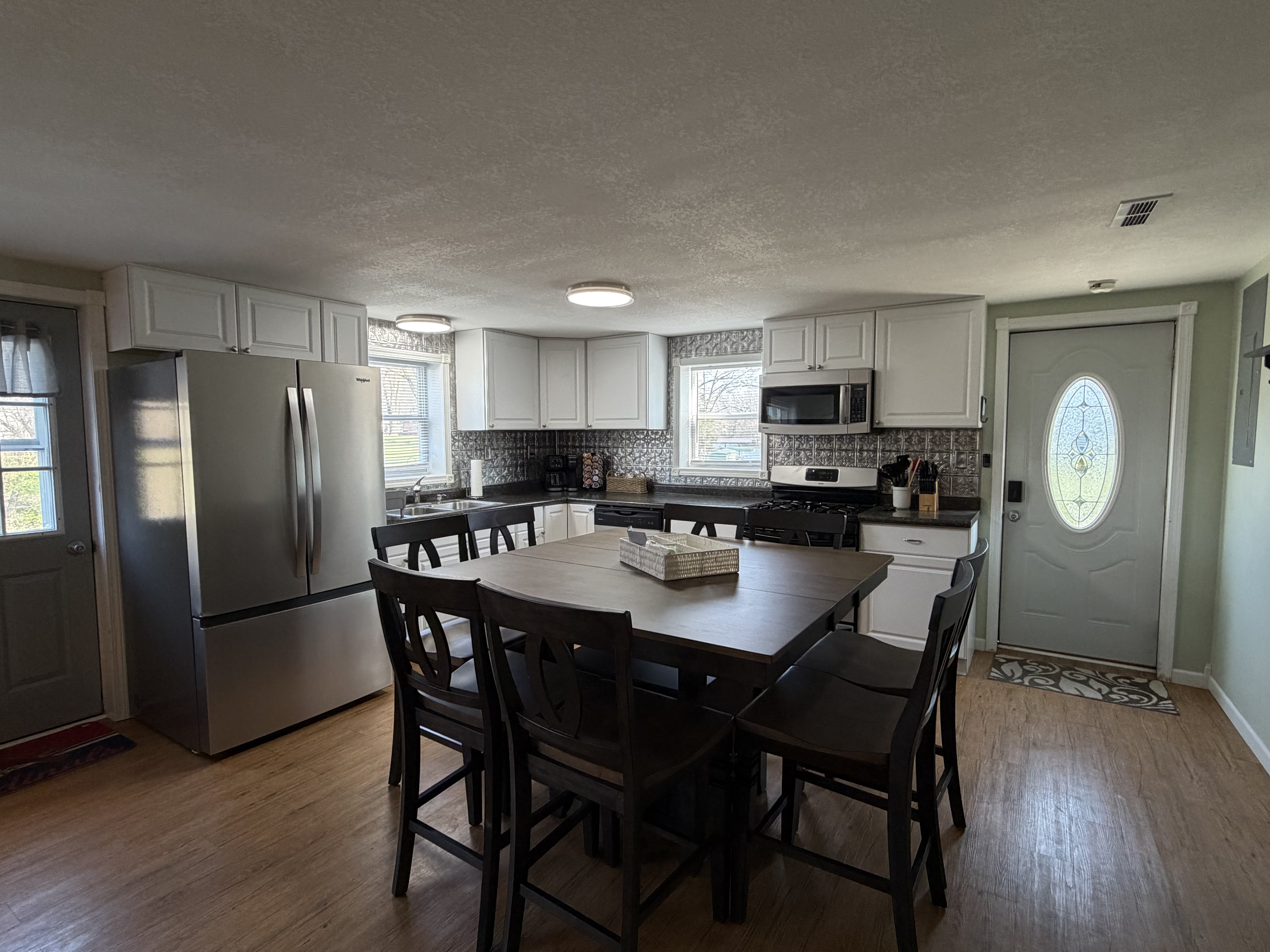 Lake Mattoon Hideaway – kitchen